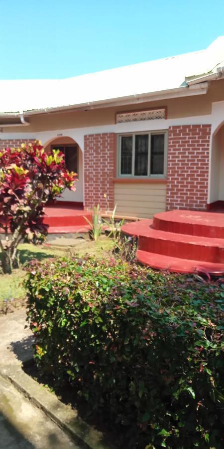 Annas Bed And Breakfast Entebbe Exterior photo