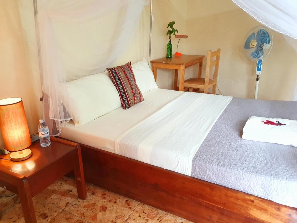 Annas Bed And Breakfast Entebbe Exterior photo